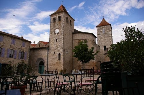 Walking in France: Main square, Lauzerte