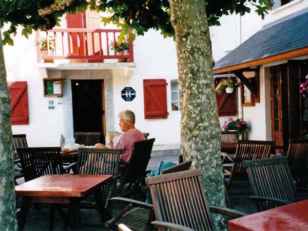 Walking in France: Coffee and pastry at Larrau