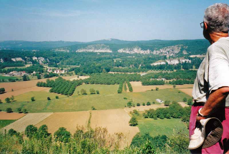Walking in France: Dordogne valley from the Cirque de Montvalent