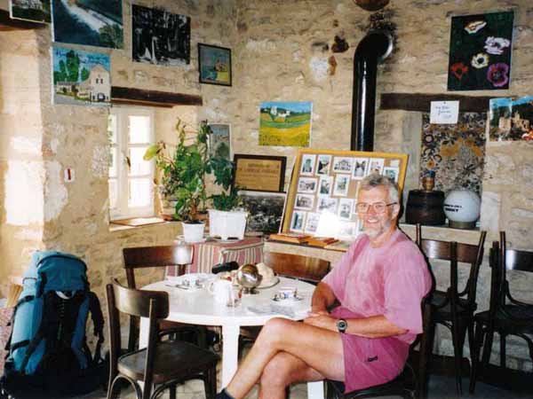 Walking in France: Coffee and conversation with a charming old French couple, Saint-Martin-le-Redon