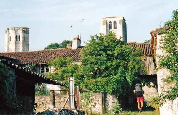 Walking in France: Short-cut back to town, la Romieu