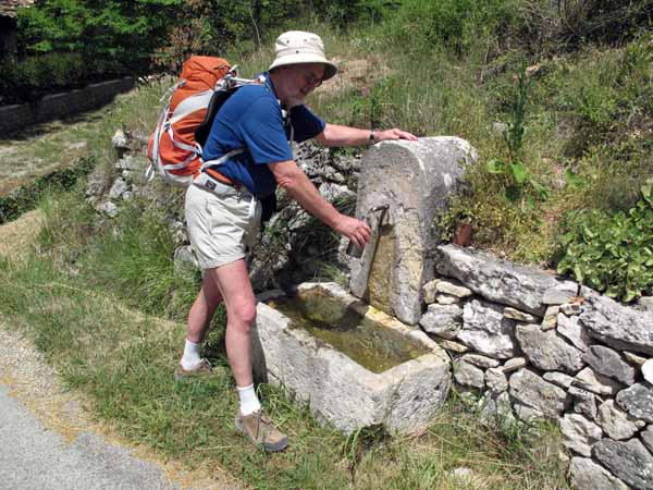 Walking in France: Filling up at a lavoir