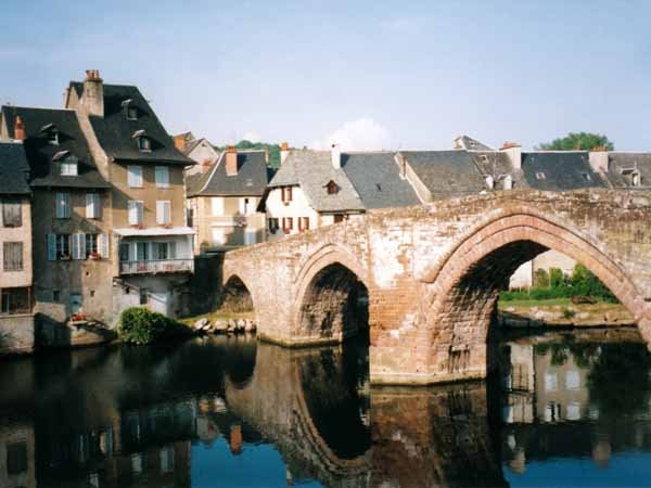 Walking in France: Pilgrim bridge over the Lot, Espalion