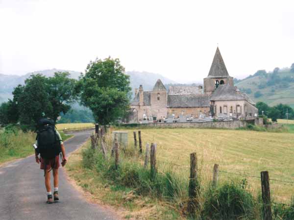 Walking in France: Approaching the church and graveyard of Trédou
