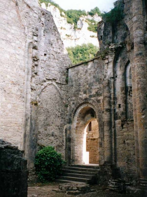 Walking in France: The ruined abbey of Marcilhac-sur-Célé