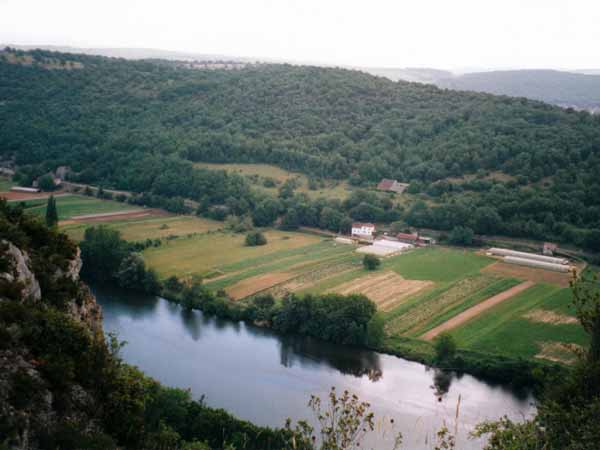 Walking in France: Looking down onto the Lot River