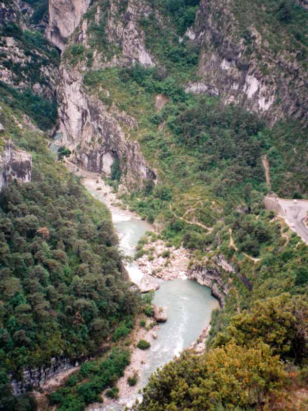 Walking in France: Looking down into the gorge of the Verdon