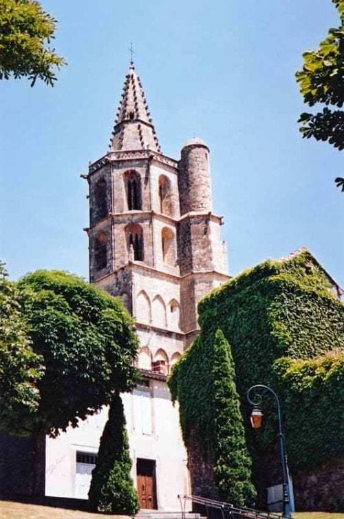 Walking in France: Church in the old part of Avignonet-Lauragais
