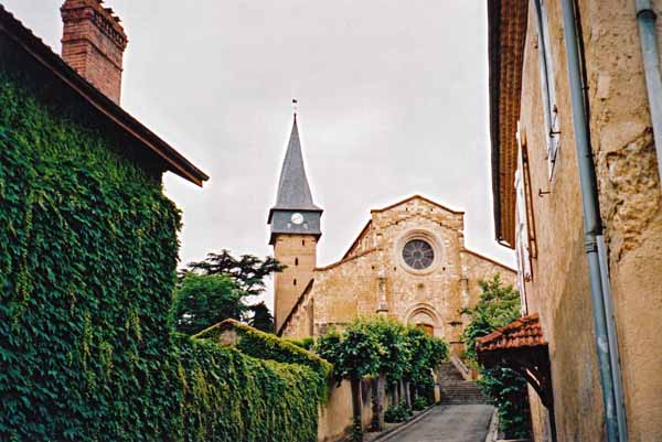 Walking in France: The twisted spire at Barran