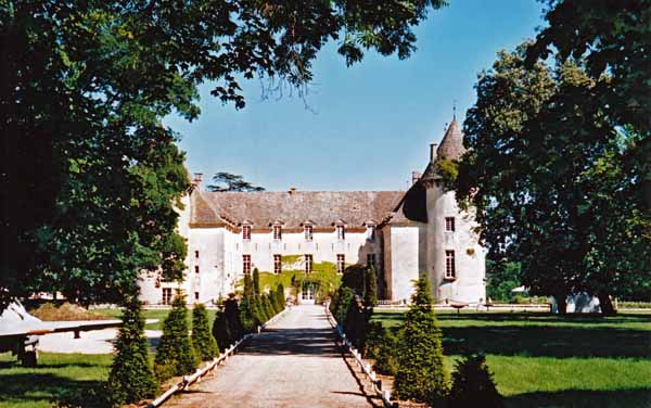 Walking in France: Château, Savigny-lès-Beaune