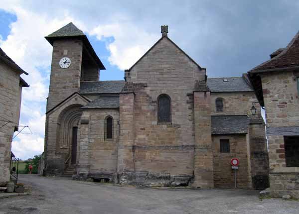 Walking in France: Arriving in Curemonte