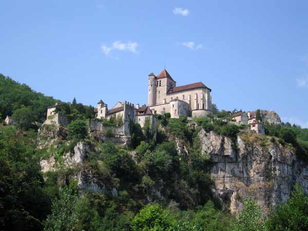 Walking in France: Saint-Cirq-Lapopie from the river