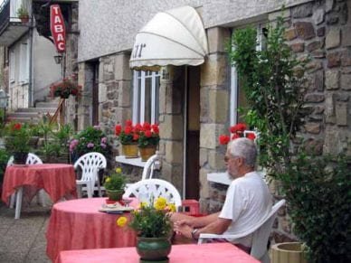 Walking in France: Coffee at Port-de-Gagnac