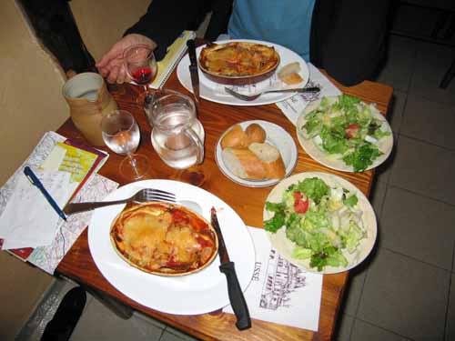 Walking in France: A welcome dinner in the camping ground in Candé-sur-Beuvron