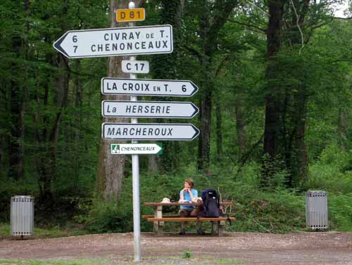 Walking in France: Lunch on the way to Amboise