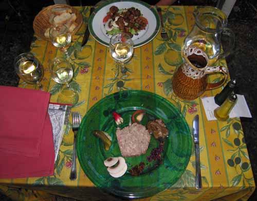 Walking in France: Entrees at Les Chalands
