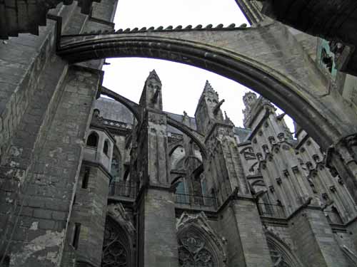 Walking in France: Flying buttresses on the cathedral of Saint-Gatien, Tours