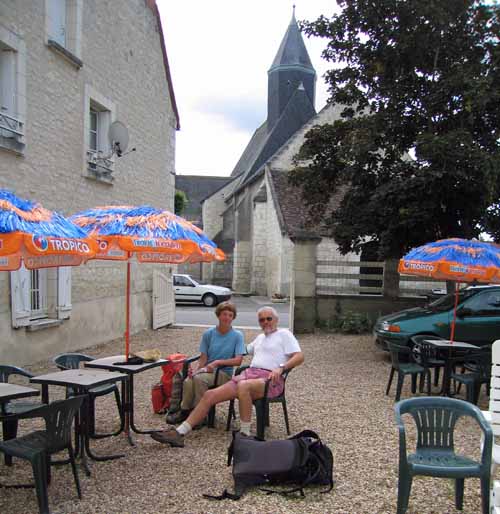 Walking in France: A very pleasent coffee stop at Draché