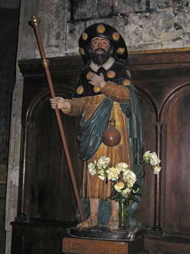 Walking in France: Wooden statue of Saint Jacques