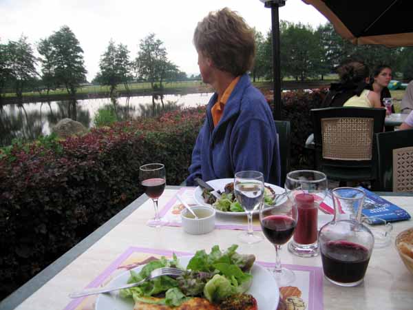 Walking in France: A fine meal in delightful surroundings at the camping ground, Autun