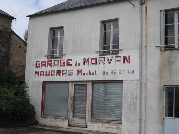 Walking in France: A defunct garage in Brassy