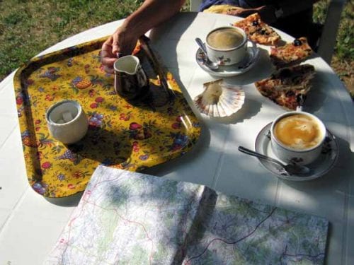 Walking in France: Coffee and cold pizza for breakfast