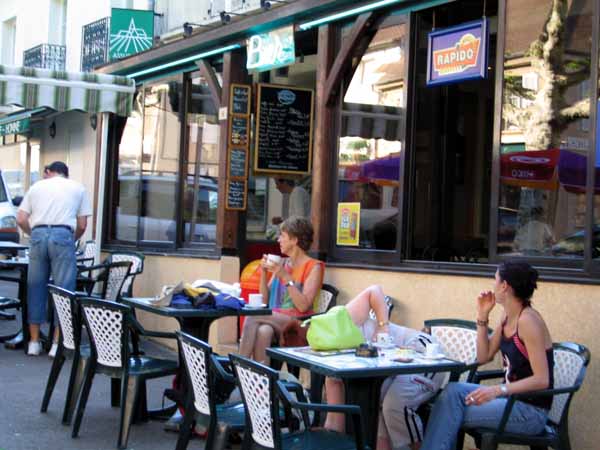 Walking in France: Second breakfast in Buxy