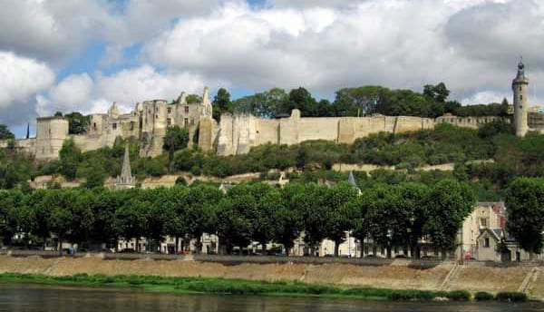 Walking in France: Ruined château across the Vienne