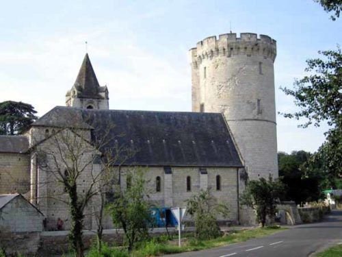 Walking in France: Church and tower, Trèves