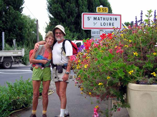 Walking in France: A happy arrival at Saint-Mathurin-sur-Loire