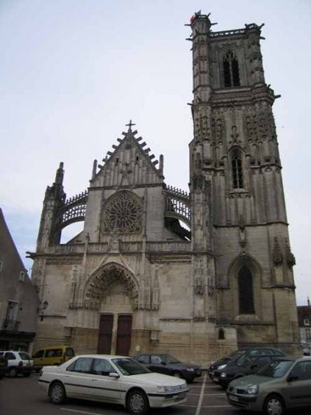 Walking in France: Church in Clamecy