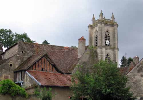 Walking in France: Church in Donzy