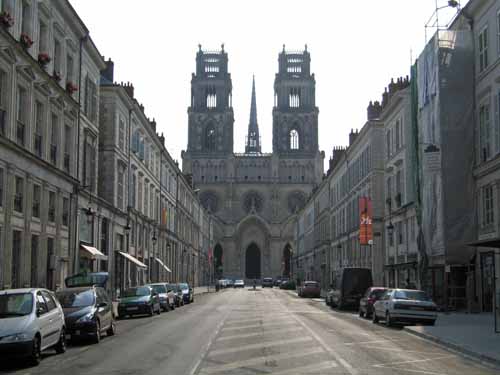 Walking in France: Orléans cathedral and a remarkably quiet street