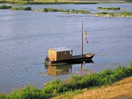 Walking in France: Typical flat-bottomed Loire boat