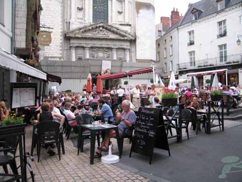 Walking in France: Finishing with an icecream desert