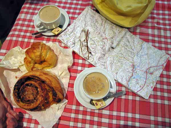 Walking in France: Second breakfast with the impressive pain aux raisins from Lafrançaise