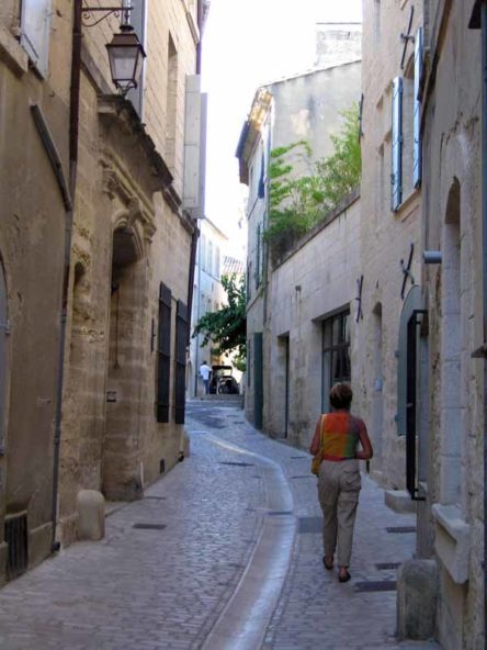 Walking in France: On the walking tour of Uzès