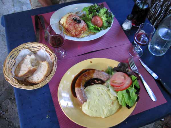 Walking in France: Lasagne and aligot with sausage