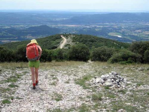 Walking in France: On the way down from the Grand Luberon