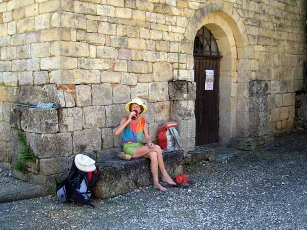 Walking in France: Lunch on a bench of the church, Fontanilles