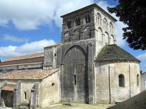 Walking in France: The sturdy Romanesque church at the top of Dignac