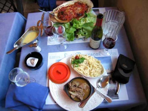 Walking in France: Dinner at the Hostellerie la Provençale