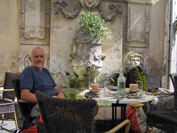 Walking in France: Reviving water and coffee