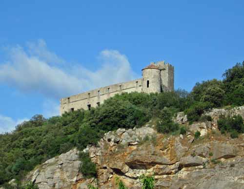 Walking in France: The château of Tornac