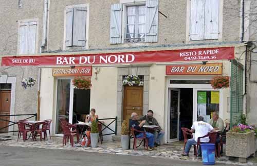 Walking in France: Second breakfast in Ribiers