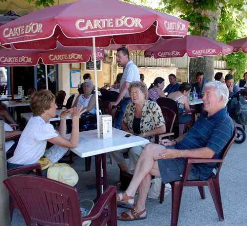 Walking in France: Coffee with our dear Yorkshire saviours Pat and John