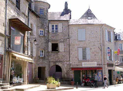 Walking in France: Bar in Treignac