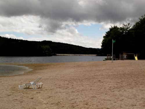Walking in France: High summer at the Lac des Bariousses, Treignac