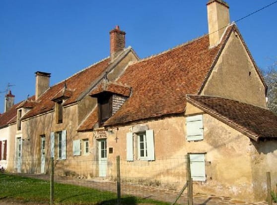 Walking in France: Les Archers pottery museum