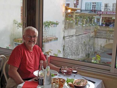 Walking in France: Still upright 38 hours after flying out of Sydney - dinner at la Petite Venise